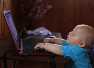 Kiedy dziecko uczy się emocji? Kiedy dziecko uczy się emocji?