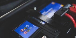 Jak długo trzyma bateria w iPhone 12?