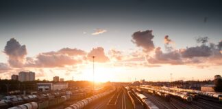 Co jest celem nadrzędnym logistyki?